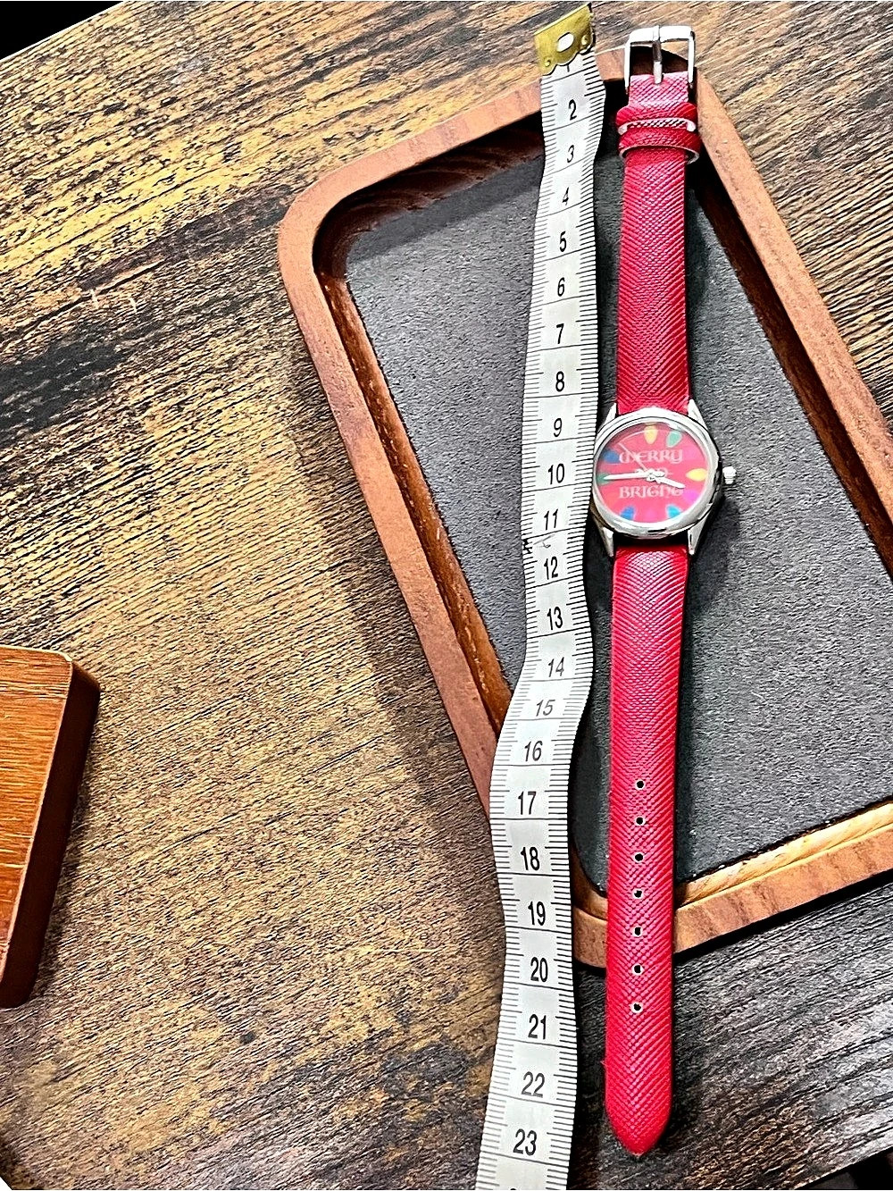 Red Abstract Dial Watch - Picture 5 of 8